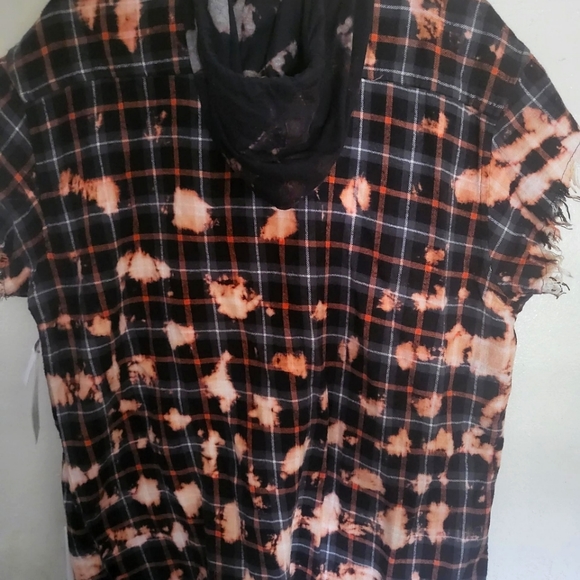 Men's XL Distressed/Bleached Button shirt w/ Hood - Picture 3 of 3